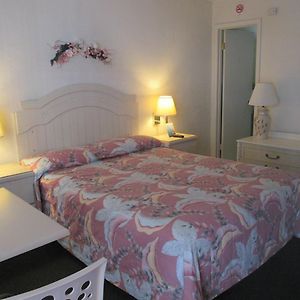 Budget Queen Room